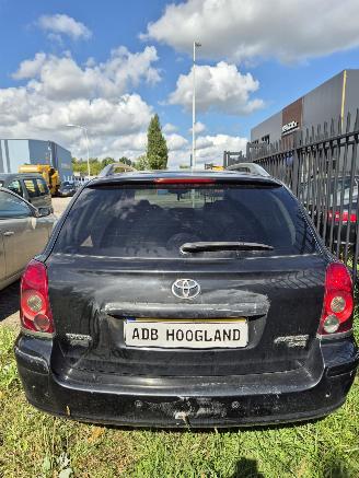 Toyota Avensis Wagon (T25/B1E) Combi 2.2 D-4D 16V D-CAT (2AD-FHV) [130kW] 6-BAK picture 6