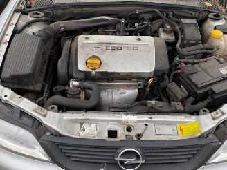 Opel Vectra B (36) Sedan 1.6 16V Ecotec (X16XEL) [74kW] 5-BAK picture 7