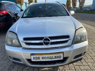 Coche siniestrado Opel Vectra C Caravan Combi 2.2 DIG 16V (Z22YH(Euro 4)) [114kW] 2005/1