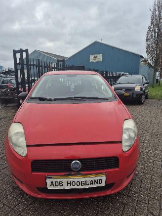 Uttjänta bilar auto Fiat Grande Punto (199) Hatchback 1.2 (199.A.4000(Euro 4)) [48kW] 5-BAK 2008/1