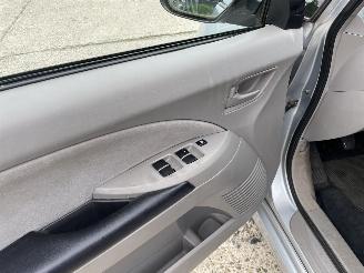 Mitsubishi Grandis (NA) MPV 2.4 16V MIVEC (4G69) picture 5