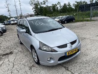 Mitsubishi Grandis (NA) MPV 2.4 16V MIVEC (4G69) picture 2