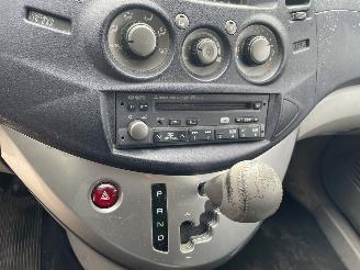 Mitsubishi Grandis (NA) MPV 2.4 16V MIVEC (4G69) picture 8