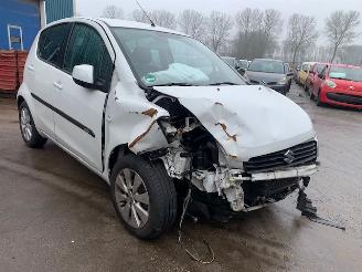 demontáž osobní automobily Suzuki Splash Splash MPV 1.0 12V (K10B) [48kW] 2010/4