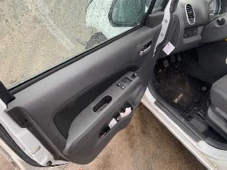 Suzuki Splash Splash MPV 1.0 12V (K10B) [48kW] picture 7