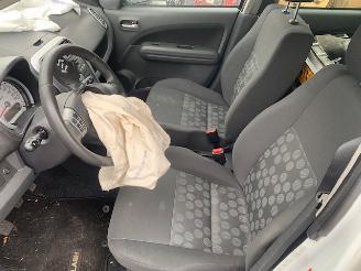 Suzuki Splash Splash MPV 1.0 12V (K10B) [48kW] picture 8