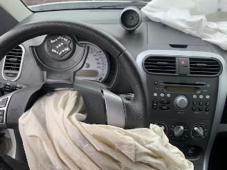 Suzuki Splash Splash MPV 1.0 12V (K10B) [48kW] picture 9