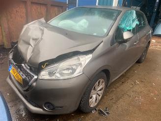 demontáž osobní automobily Peugeot 208 208 I (CA/CC/CK/CL) Hatchback 1.2 Vti 12V PureTech 82 (EB2F(HMZ)) [60kW] 2013/12