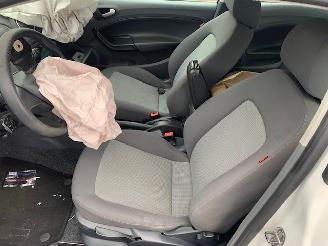 Seat Ibiza ibiza IV (6J5) Hatchback 5-drs 1.2 TSI (CBZB) [77kW] picture 10