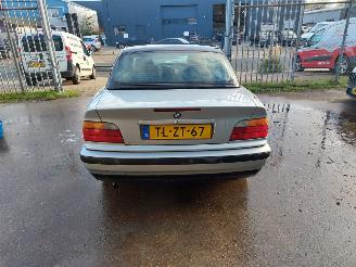 BMW 3-serie 3 serie (E36/2C) Cabrio 318i (M43-B18(184E2)) [85kW] picture 5