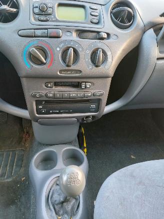 Toyota Yaris Yaris (P1) Hatchback 1.0 16V VVT-i (1SZFE) [50kW] picture 9