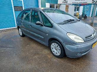 Citroën Xsara Xsara Picasso (CH) MPV 2.0 16V (EW10J4(RFN)) [100kW] picture 3