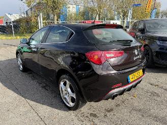 Alfa Romeo Giulietta 1.6 JTDM 77KW Clima Navi Led Xenon Distinctive NAP picture 3