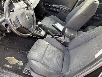 Alfa Romeo Giulietta 1.6 JTDM 77KW Clima Navi Led Xenon Distinctive NAP picture 7