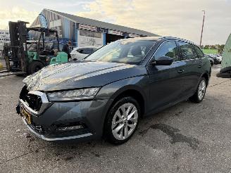 Auto incidentate Skoda Octavia 1.5 E-TSI 110KW Autom. Clima Navi Business Edition Sfeerverlichting 2021/6