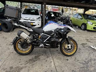 damaged motor cycles BMW R 1250 GS 100kW Catless Topkoffer 2019/1