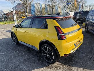 Schadeauto Renault 5 52 kWh 110KW Comfort Range Iconic Cing Clima Navi 2025/4