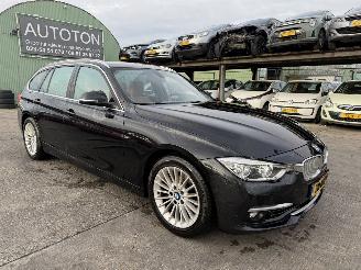 krockskadad bil auto BMW 3-serie 318i 100KW Autom. Clima Navi Leer Led Xenon Luxury Edition NAP 2019/6