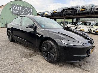 damaged passenger cars Tesla Model 3 78 kWh Long Range 366KW AWD Pano Clima Navi NAP 2023/12
