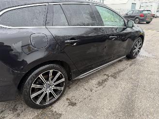 Volvo V-60 2.4 D6 Autom. 162KW Twin Engine Schuifdak Navi Led R-Design NAP picture 12