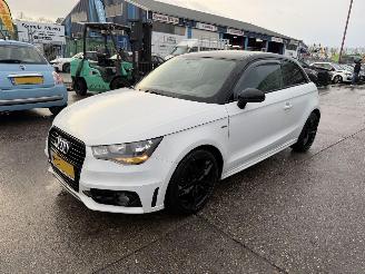 Coche accidentado Audi A1 1.2 TFSI 63KW Navi Leer Clima Admired NAP 2014/12