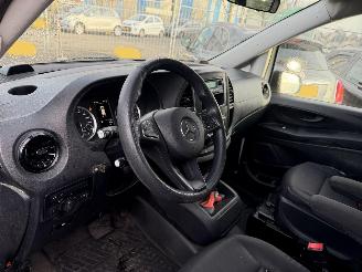 Mercedes Vito 116 CDI Autom. 120KW Tourer 9-Pers Clima Lang Pro 9-Pers NAP picture 6