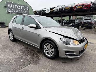 Damaged car Volkswagen Golf 1.2 TSI 77KW DSG Clima Navi 5-Drs Comfortline NAP 2013/4