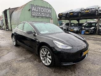 Unfallwagen Tesla Model 3 60 kWh 175KW Standard RWD Plus Clima Navi NAP 2019/12