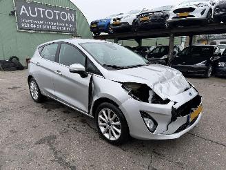 Voiture accidenté Ford Fiesta 1.0 Ecoboost 70KW Clima Navi Titanium NAP 2020/3