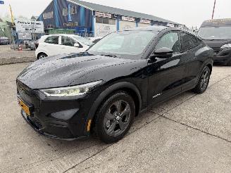 skadebil auto Ford Mustang Mach-e 98 kWh Extended 210KW RWD 2021/7