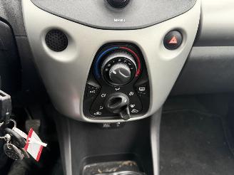 Peugeot 108 1.0 e-VTI 50KW Led Airco 5-Drs Active picture 12