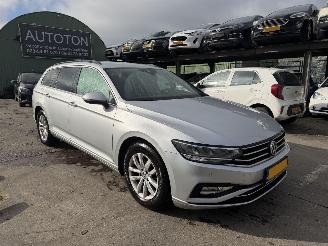 Unfallwagen Volkswagen Passat 1.6 TDI 88KW DSG Clima Navi Led Camera Comfort Business 2019/10