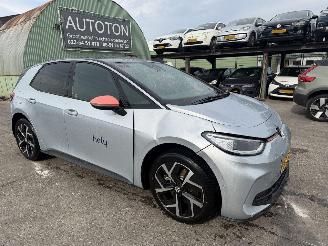 Damaged car Volkswagen ID.3 59 kWh 150KW Pro Business Clima Navi Led NAP 2024/8