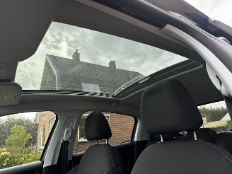 Peugeot 208 1.2 thp allure picture 19