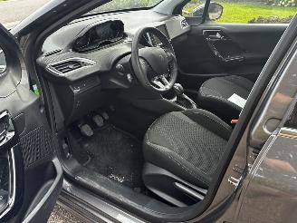 Peugeot 208 1.2 thp allure picture 7