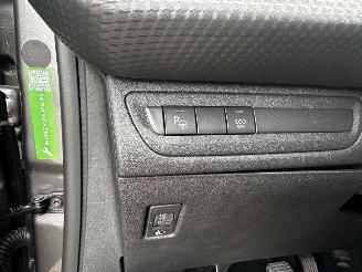 Peugeot 208 1.2 thp allure picture 16