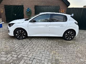 Peugeot 208 Allure picture 2