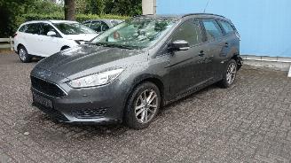 Ford Focus Focus 3 Wagon Combi 1.0 Ti-VCT EcoBoost 12V 100 (M2DC) [74kW]  (02-201=
2/05-2018) picture 9