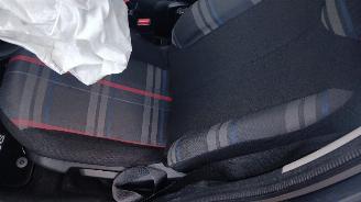 Peugeot 108 108 Hatchback 1.0 12V (1KRFE(CFB)) [51kW]  (05-2014/...) picture 11