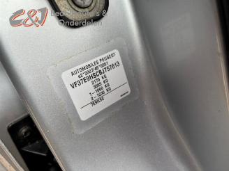 Peugeot Partner Partner Tepee (7A/B/C/D/E/F/G/J/P/S), MPV, 2008 / 2018 1.6 HDiF 90 16V Phase 1 picture 20