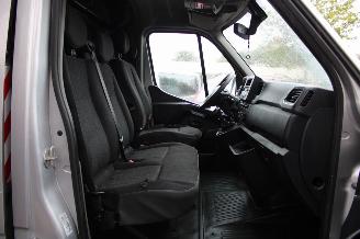 Opel Movano 2.3 BiTurbo 120kW RWD L3H3 3.5T dubbel lucht airco 3 zits achterschade picture 21