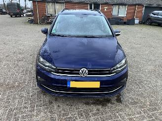 uszkodzony samochody osobowe Volkswagen Golf Sportsvan AUTOMAAT 2018/6