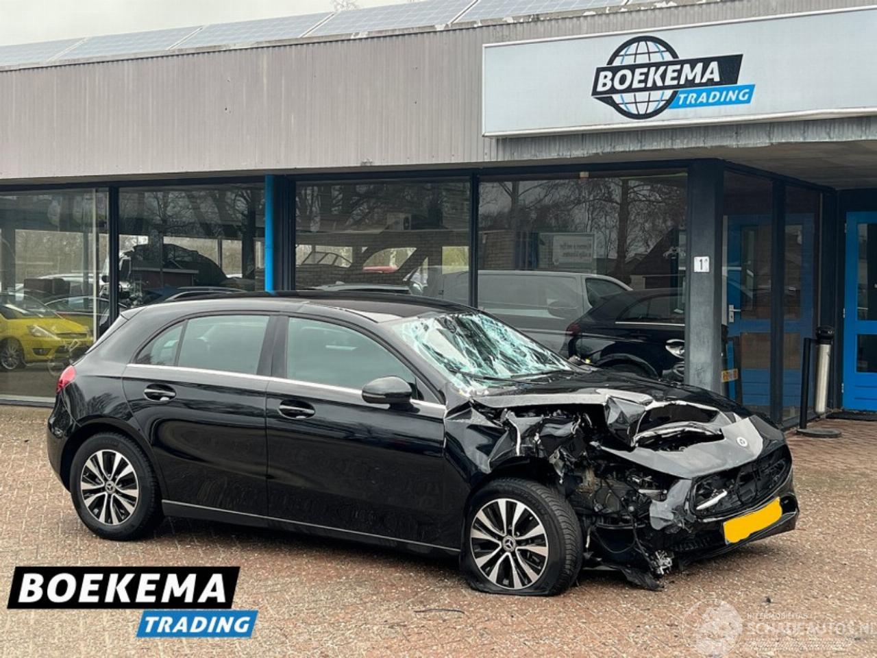 Mercedes A-klasse 180 Business Line Facelift Navi Camera Clima SHZ