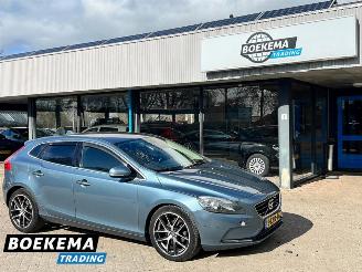 Voiture accidenté Volvo V-40 1.6 D2 Momentum Navigatie Camera Clima Cruise 2013/4