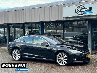 Unfallwagen Tesla Model S 85 Base FREE SUPER CHARGE Autopilot Leder BTW 2015/2