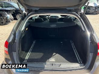 Peugeot 308 SW 1.2 PureTech Executive Glazen-Dak Navigatie Climate Cruise picture 19