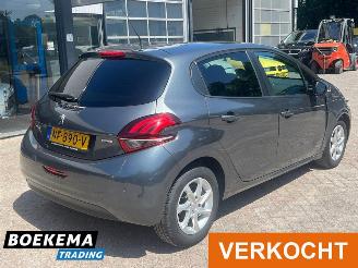 Peugeot 208 1.2 PureTech Allure Navigatie Airco Cruise PDC picture 2