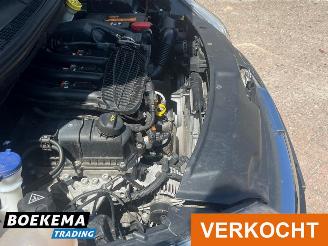 Peugeot 208 1.2 PureTech Allure Navigatie Airco Cruise PDC picture 9