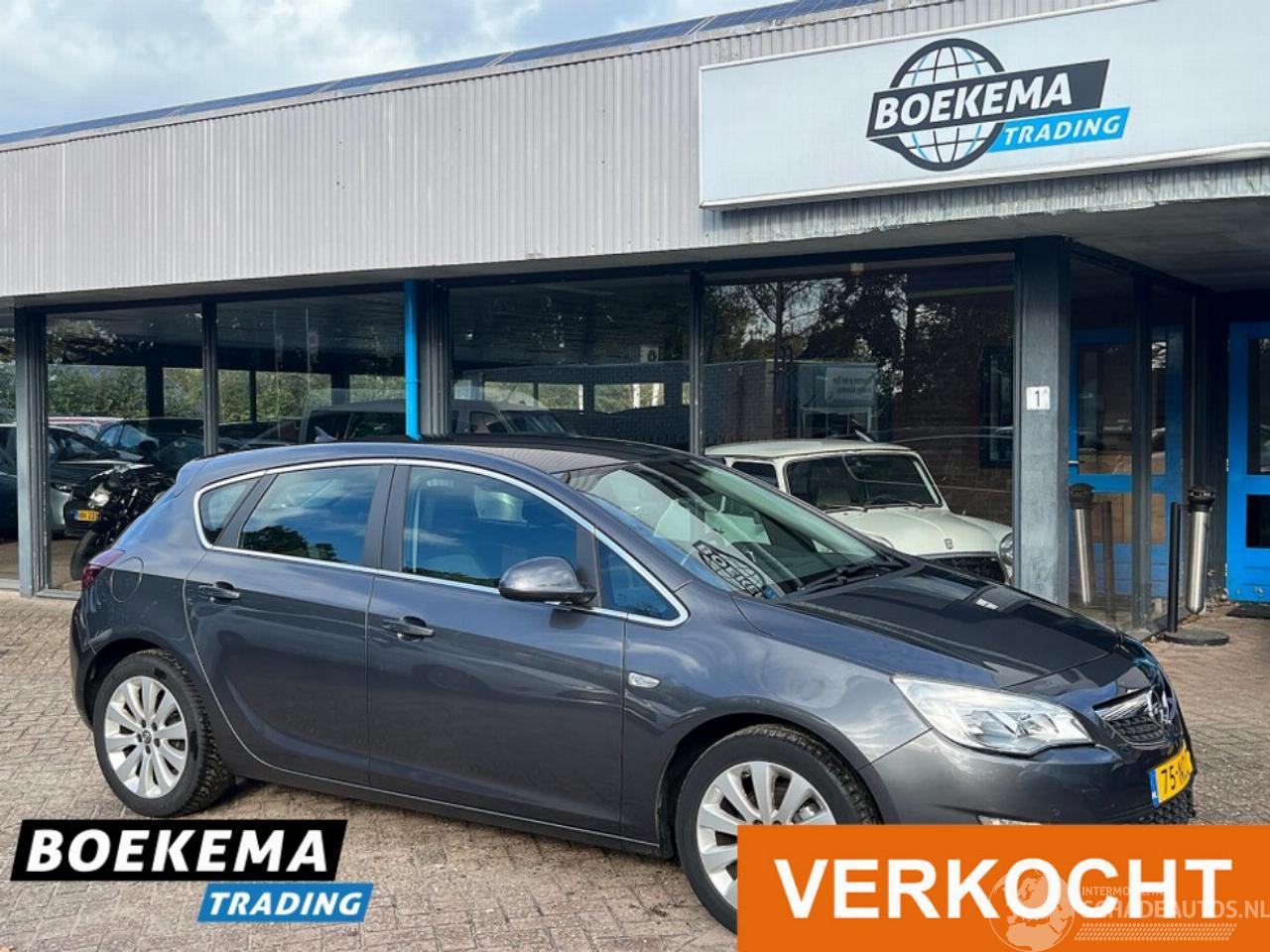 Opel Astra 1.6 Cosmo Navigatie Cruise Climate PDC