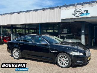 Vaurioauto  passenger cars Jaguar XJ 3.0 V6D Premium Luxury Panorama Memory Meridian 2015/5